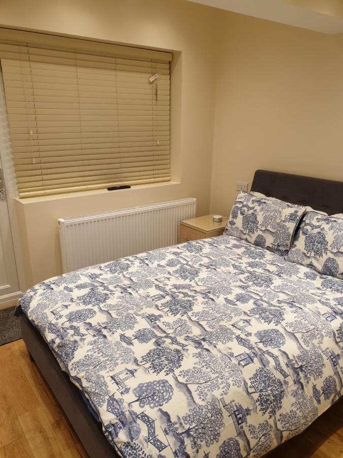 London Luxury Apartments 5 Min Walk From Ilford Station, With Free Parking Free Wifi Exterior foto
