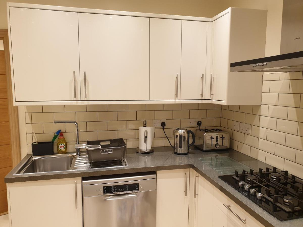 London Luxury Apartments 5 Min Walk From Ilford Station, With Free Parking Free Wifi Exterior foto