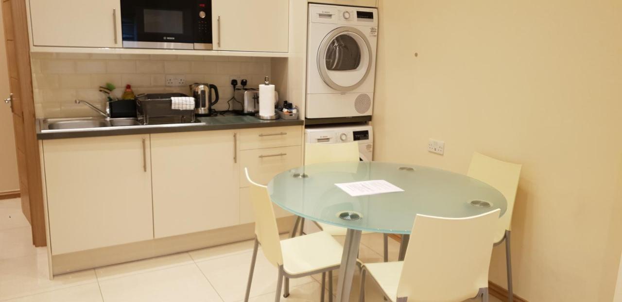 London Luxury Apartments 5 Min Walk From Ilford Station, With Free Parking Free Wifi Exterior foto