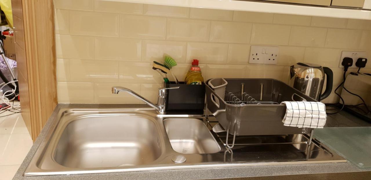 London Luxury Apartments 5 Min Walk From Ilford Station, With Free Parking Free Wifi Exterior foto