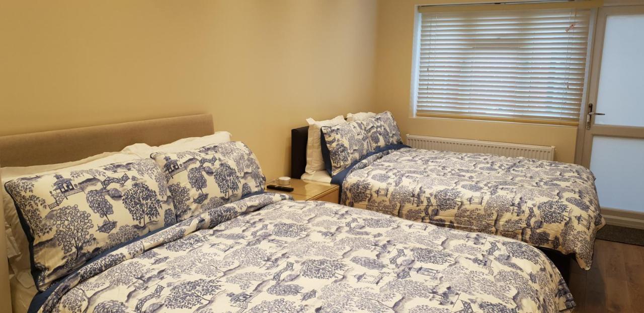 London Luxury Apartments 5 Min Walk From Ilford Station, With Free Parking Free Wifi Exterior foto