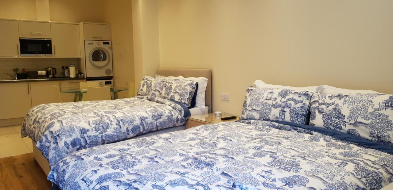 London Luxury Apartments 5 Min Walk From Ilford Station, With Free Parking Free Wifi Exterior foto