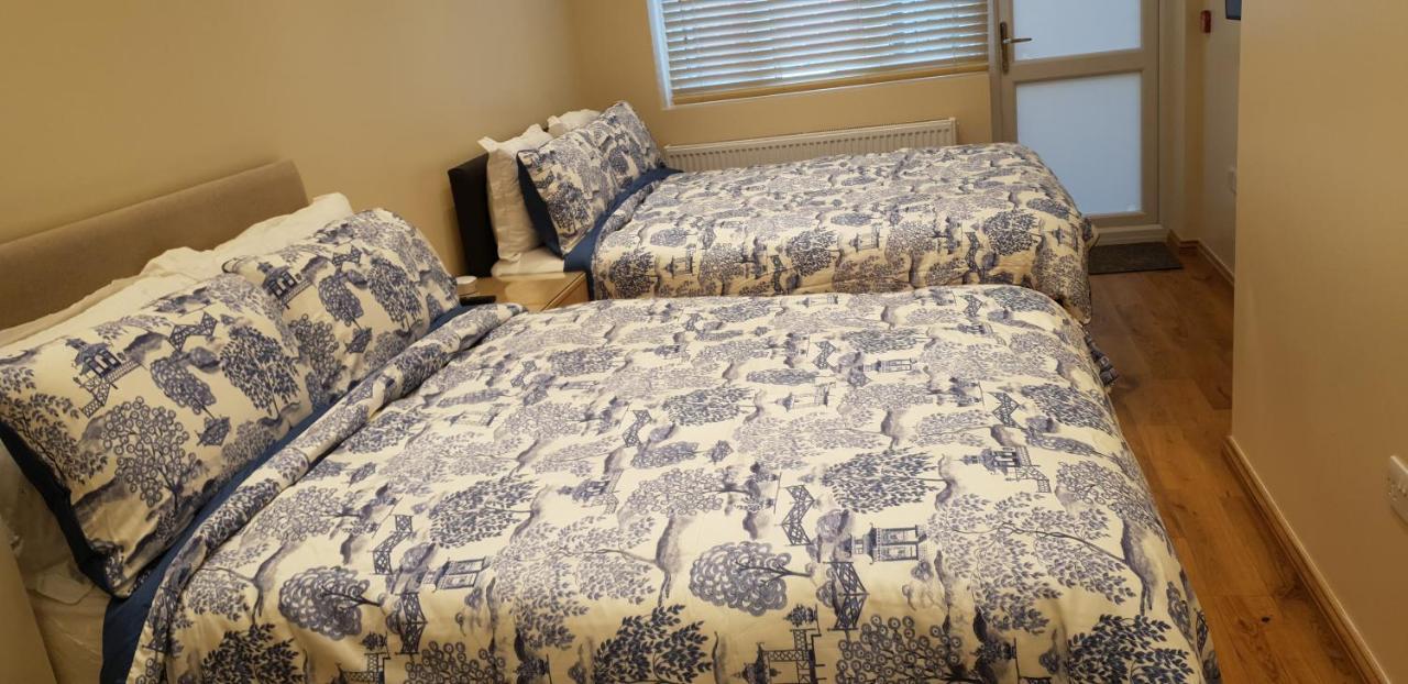 London Luxury Apartments 5 Min Walk From Ilford Station, With Free Parking Free Wifi Exterior foto