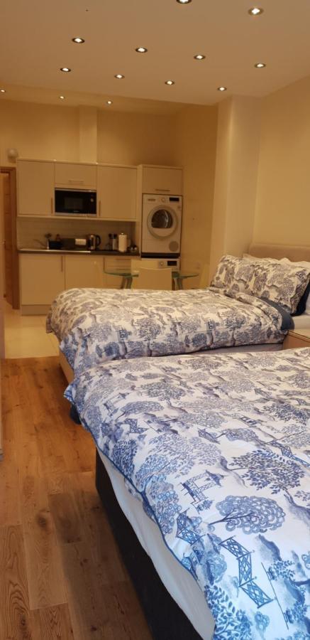 London Luxury Apartments 5 Min Walk From Ilford Station, With Free Parking Free Wifi Exterior foto
