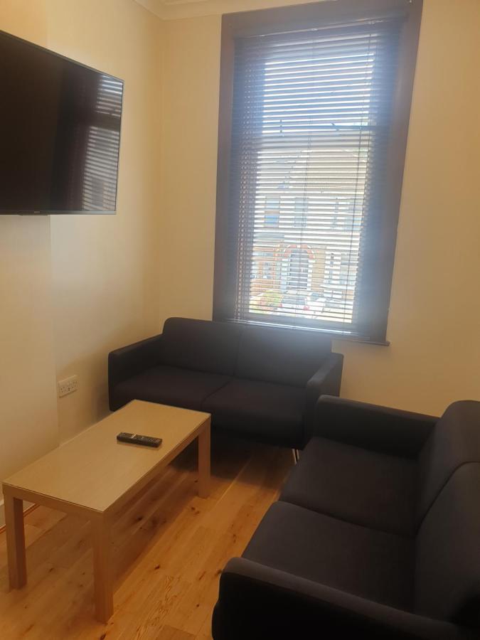 London Luxury Apartments 5 Min Walk From Ilford Station, With Free Parking Free Wifi Exterior foto
