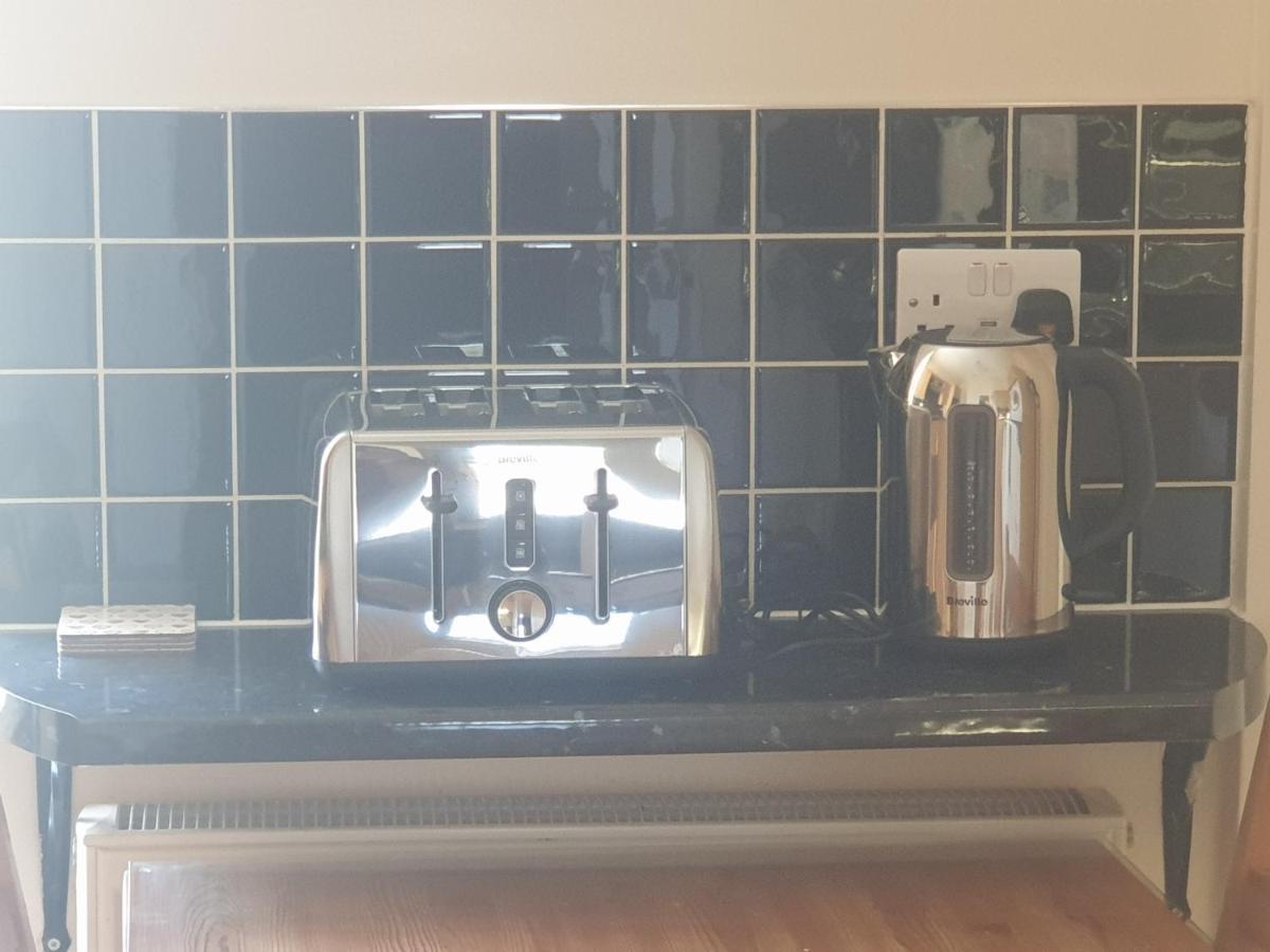 London Luxury Apartments 5 Min Walk From Ilford Station, With Free Parking Free Wifi Exterior foto