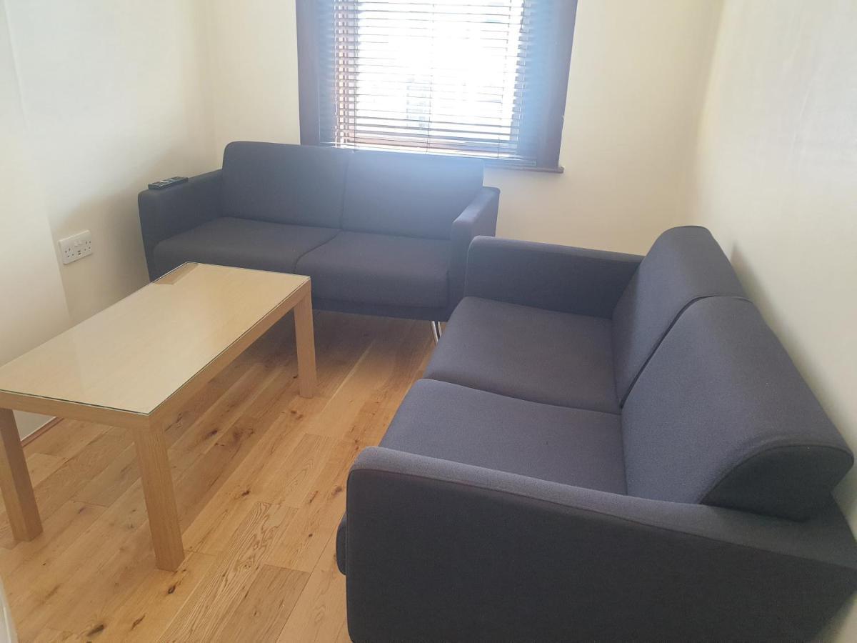 London Luxury Apartments 5 Min Walk From Ilford Station, With Free Parking Free Wifi Exterior foto