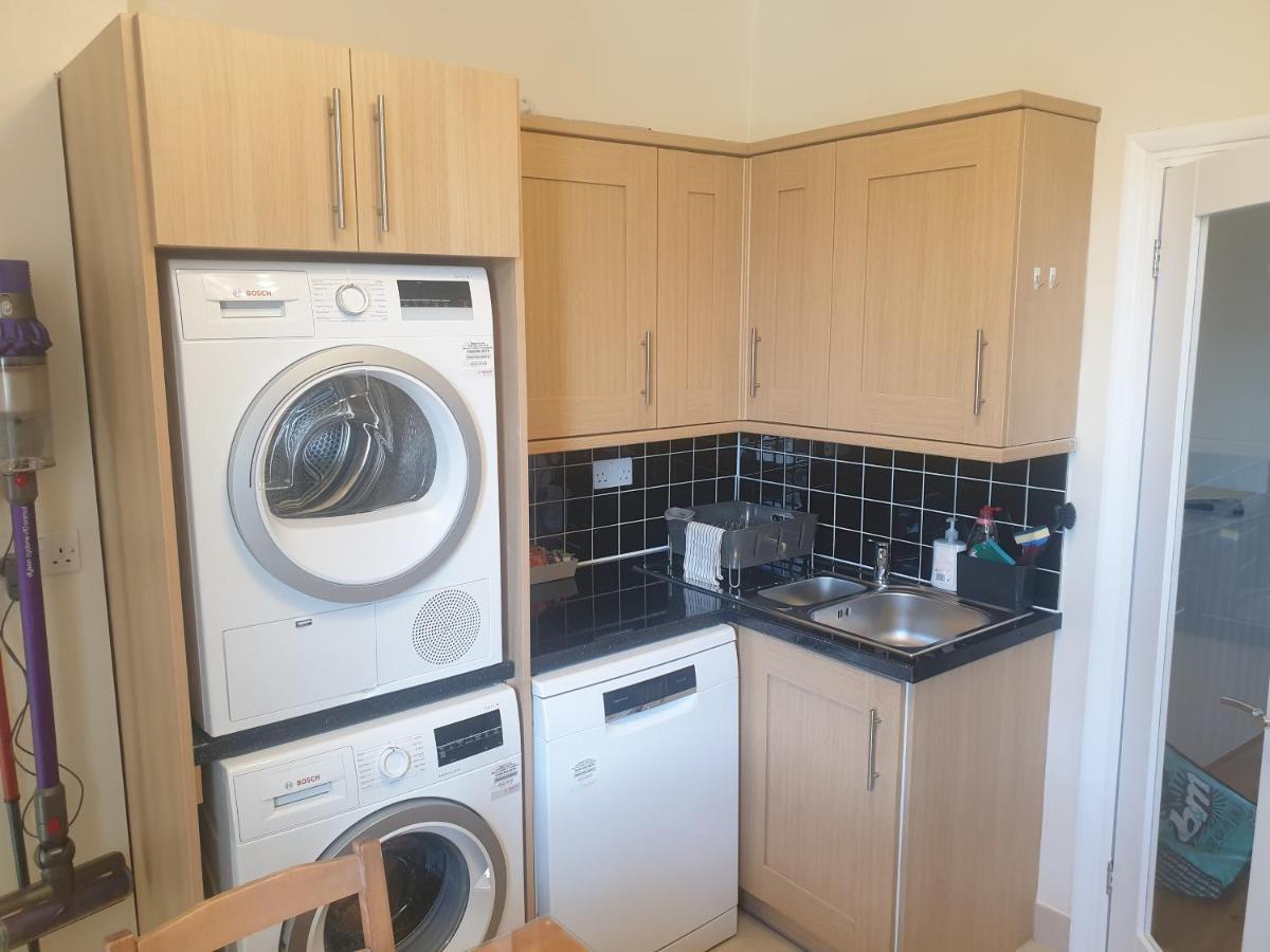 London Luxury Apartments 5 Min Walk From Ilford Station, With Free Parking Free Wifi Exterior foto